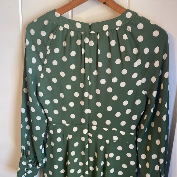 EUC. Boden Portia dress in green and white polka dot key hole slit. 4L - Picture 4 of 6